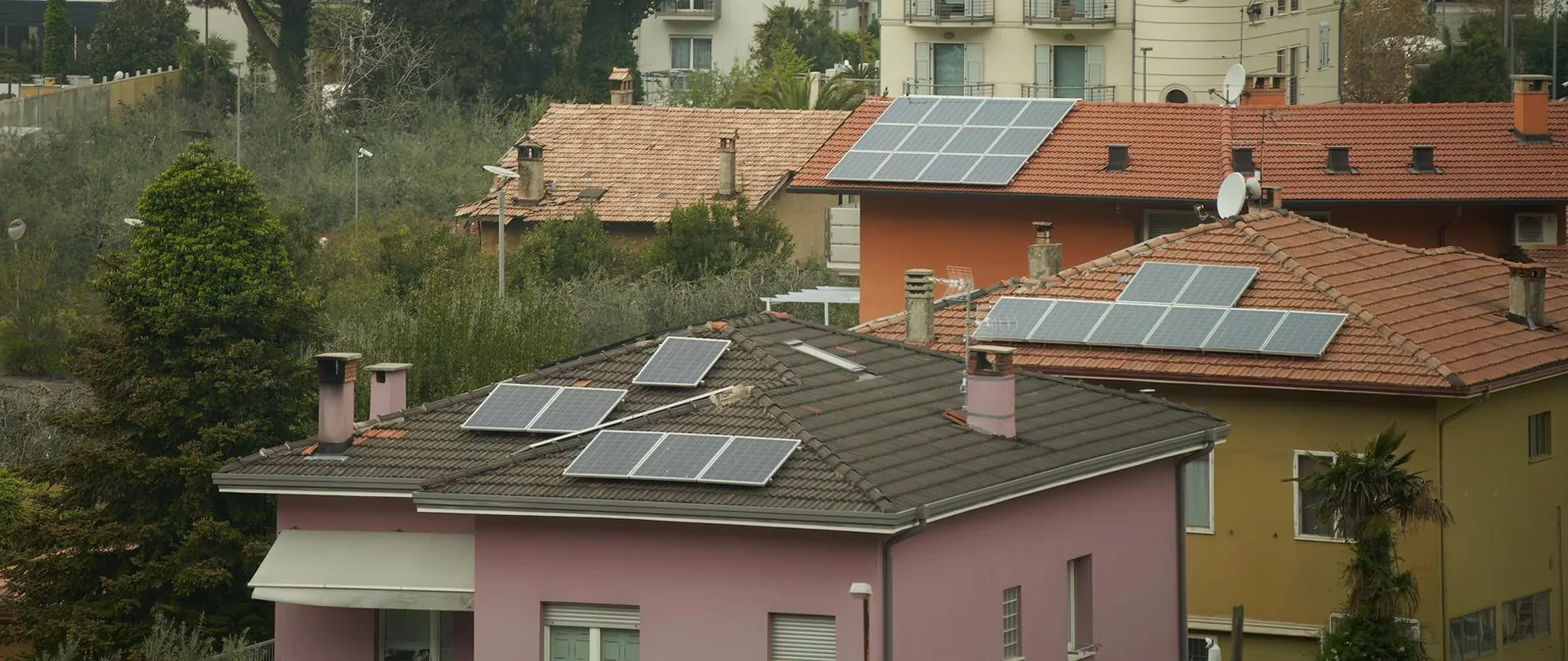 Installation de panneaux solaires sur toiture